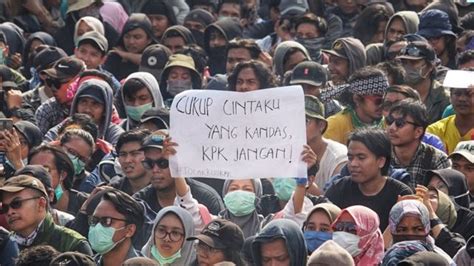 Demonstrasi Mahasiswa Dijebak Perusahaan Bus Saat Pergi Ke Lokasi