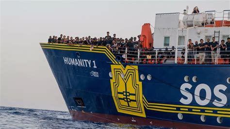 Migranti In Italia Solo Il Sbarca Dalle Navi Delle Ong Nigrizia