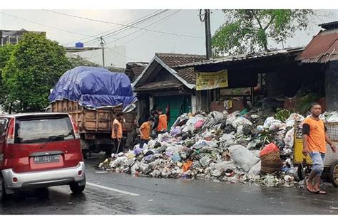 Warga Jogja Diminta Buat Biopori Untuk Kelola Sampah Organik