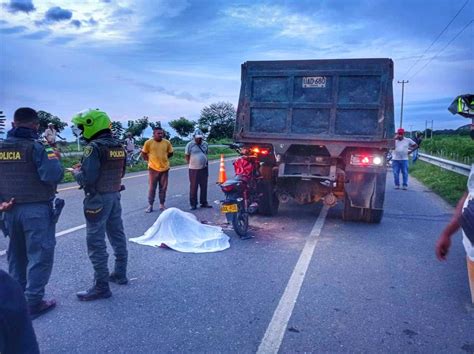 En La V A Lorica Monter A Motociclista Pierde La Vida Al Colisionar