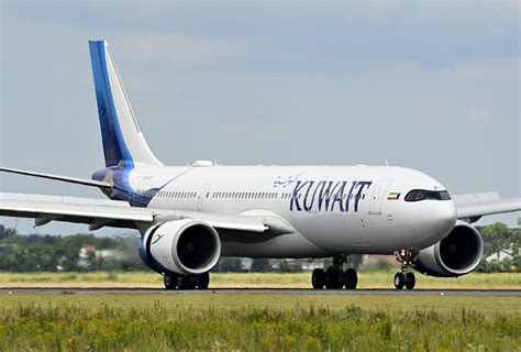 Kuwait Airways Airbus A K Apf Al Boom Flickr