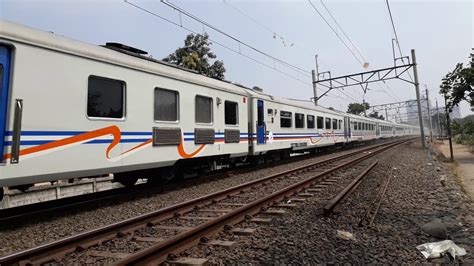 Lokomotif CC 206 45 PLB 7014A Kereta Taksaka Tambahan Angkutan Idul