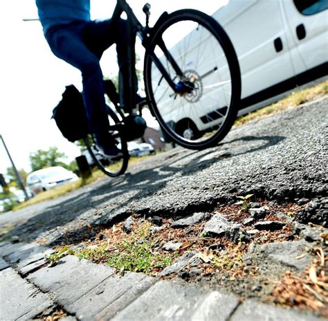 Tödlicher Unfall in Hamburg Radfahrer wird von Lastwagen überrollt und