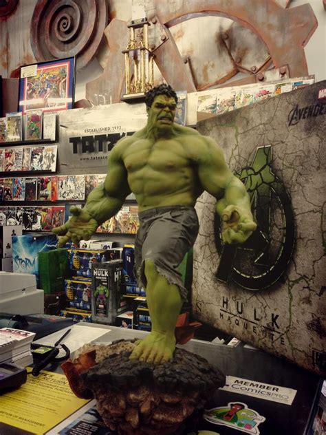 Huge new Hulk statue from Sideshow! - TATE'S Comics + Toys + More