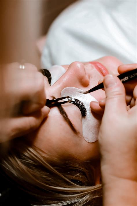 What Is A Lash Technician Top Tips For Becoming An Eyelash Tech