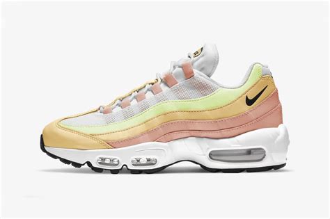 Nike Air Max 95 Arrives in "Atomic Pink/White" | Hypebae