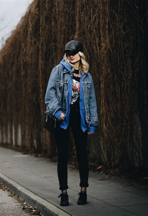 25 Comfy as Hell to Wear for Superbowl Sunday | StyleCaster