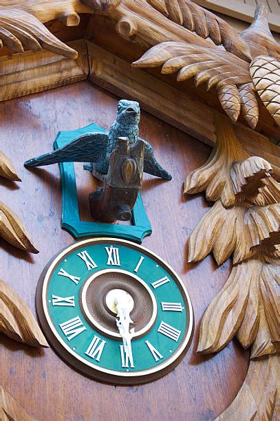 Более 1 400 работ на тему «часы с кукушкой»: стоковые фото, картинки и ...