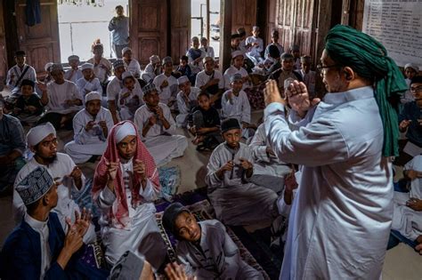 Inside Indonesia's Islamic boarding school for deaf children - Tuko.co.ke