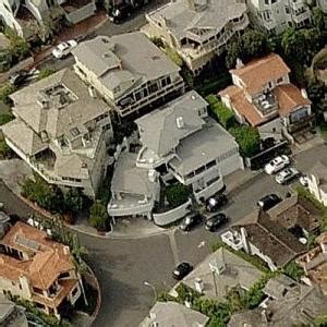 Warren Buffett's House in Laguna Beach, CA (#2) - Virtual Globetrotting