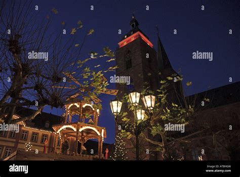 Yule Flut In Der Altstadt Mit Rathaus Und Stiftskirche Deutschland