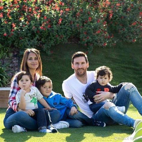pin  nyuu  messi lionel messi lionel messi family messi