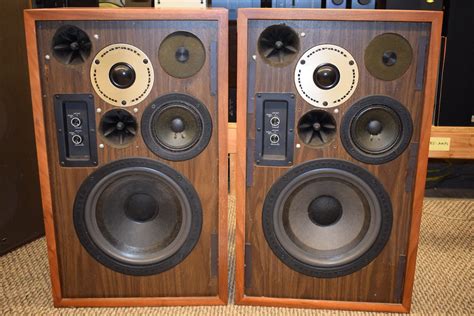 Marantz Speakers - Model: HD66 | Vintage Audio Exchange