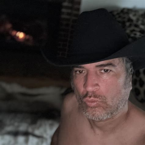 Sydney N. Lint - Having trouble with this diving thing 🤿... | Facebook