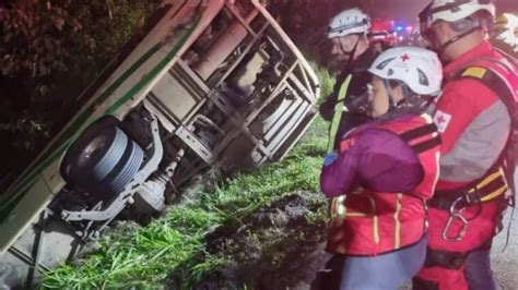 Bus Cae En Hondonada Y Deja Heridos En Costa Rica