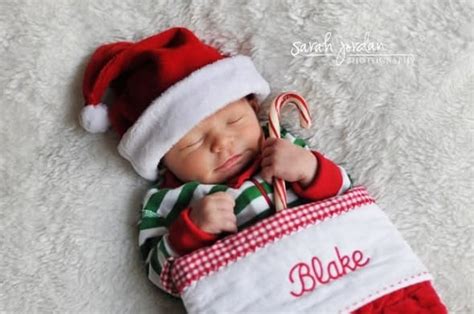 Baby Christmas Card Ideas: 20 Pictures and Poses to Inspire