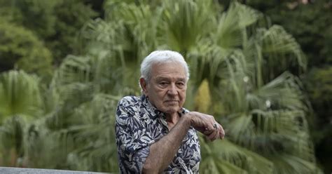 Morre aos 90 anos o icônico cantor e compositor da bossa nova Carlos