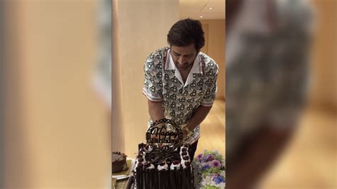 ‘Is that eggless?’: Dhoni wonders as he cuts birthday cake; keeps his ...