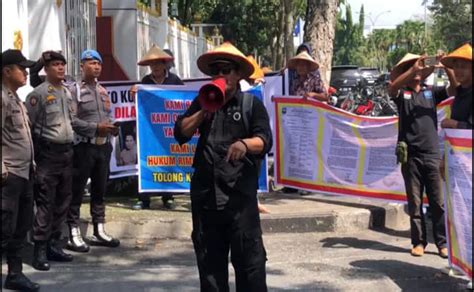 Warga Tiga Kecamatan Di Siak Geruduk Kantor Gubernur Riau Ini Tuntutannya