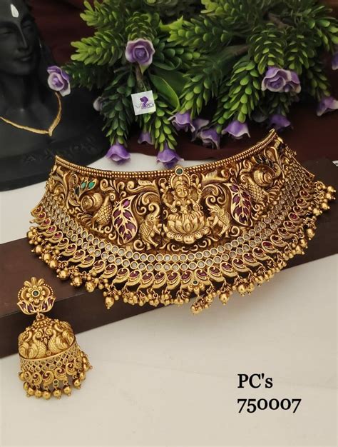 Pin By Godavari On Neck Gold Choker Bridal Necklace Designs Indian