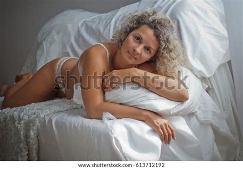 Sexy Curly Grey Haired Mature Woman Foto Stok 613712192 Shutterstock
