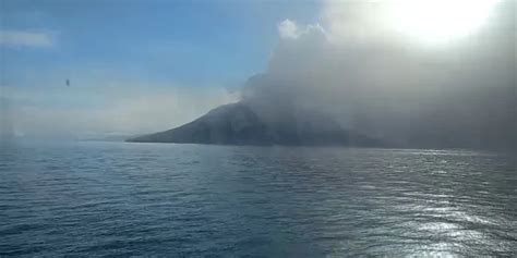 Sebelum Erupsi Gunung Ruang Di Sitaro Sulawesi Utara Alami 92 Kali