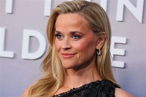 Reese Witherspoon Dublőrt Kért A Mark Wahlberggel Közös Szexjelenetéhez