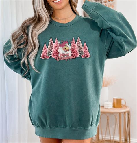 Retro Pink Santa Claus Sweatshirt Comfort Colors Vintage Pink Santa Hat Sweater Pink Christmas