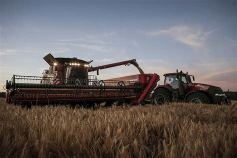 Nowe Kombajny Axial Flow Od Case IH Serie 140 I 240