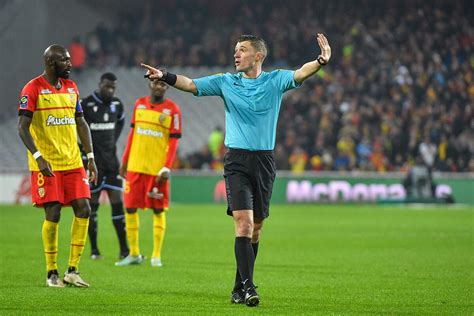 Football Ligue L R Volution Dans L Arbitrage La France L