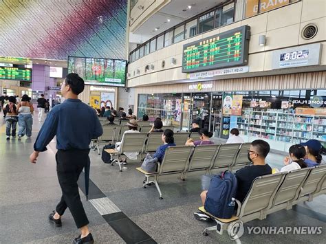 韓国の鉄道スト続く 週末も運行本数減＝利用客の不便拡大 聯合ニュース