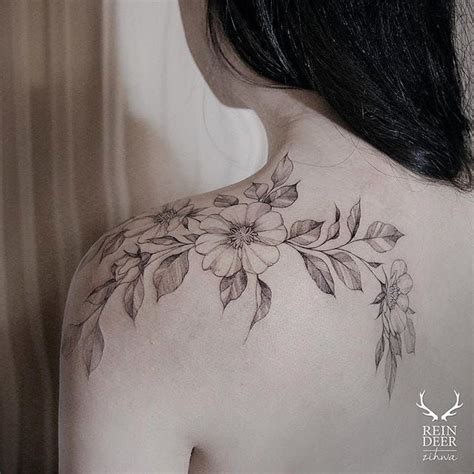 South Korean Tattoo Artist Zihwa S Fine Lined Floral Masterpieces