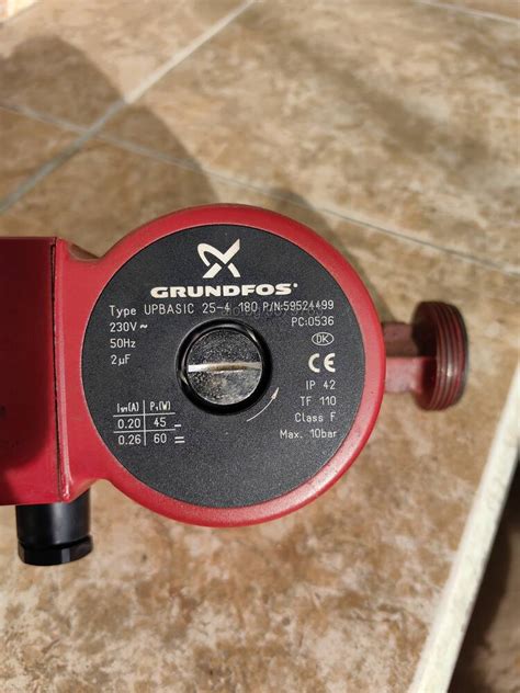 GRUNDFOS Type UPBASIC 25 4 180 230 V 50 Hz 45 60 W циркулационна