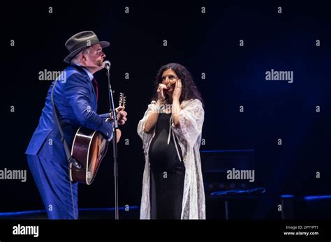 London Uk 05th May 2023 Peter Doherty And Katia De Vidas On Stage At