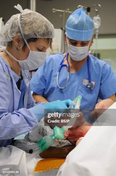 24 Tracheal Intubation Stock Photos, High-Res Pictures, and Images ...