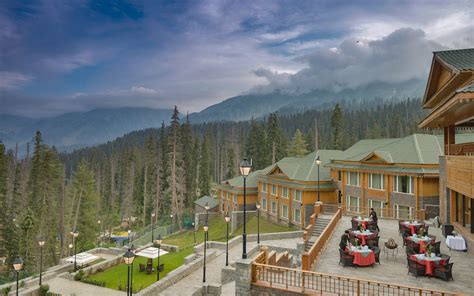 The Khyber Himalayan Resort & Spa 헕헢헢헞 Gulmarg Resort