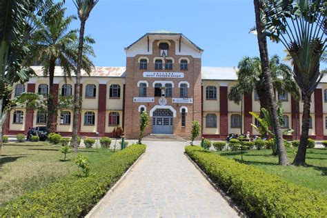 20 Collège Saint François Xavier Fianarantsoa OMCFAA