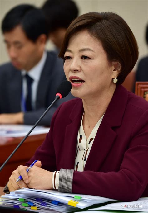 진선미 여가부 장관 후보자 “성소수자 차별 받아서는 안돼” 아시아투데이