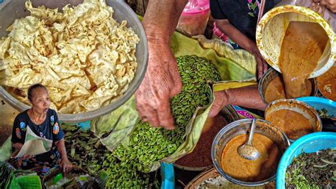 20 TAHUN LEBIH JUALAN DI PINGGIR KEBON JAGUNG NASI PECEL TUMPANG MAK