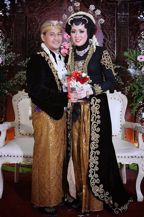 Inilah 55+ Pakaian Nikah Adat Jawa Hijab