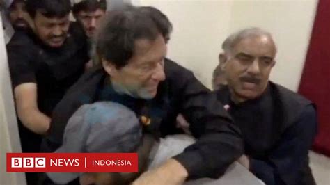 Imran Khan Mantan Perdana Menteri Pakistan Terluka Setelah Ditembak