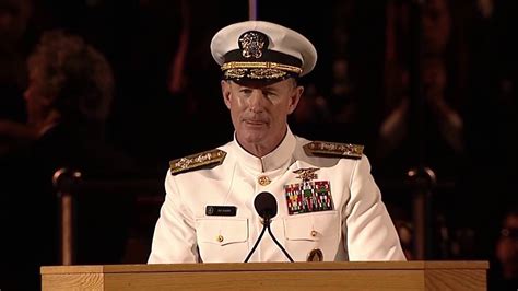 Almirante William H Mcraven Discurso Ut Youtube