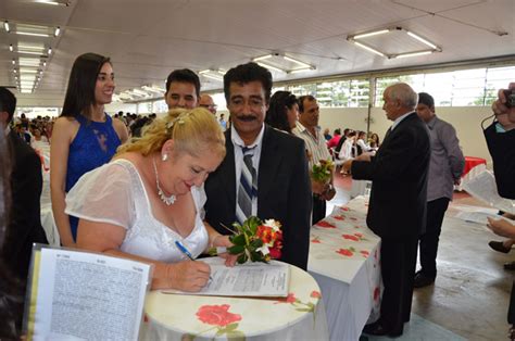 Uni O Casamento Comunit Rio Realiza O Sonho De Casais Portal