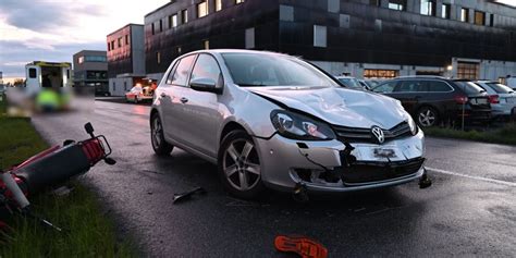 Sennwald Sg Unfall Zwischen Motorrad Und Auto Beim Berholman Ver