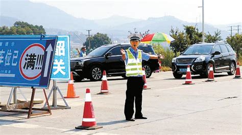 坚守岗位 守护平安出行路——曲江区交警、交通执法人员保畅通侧记 韶关发布