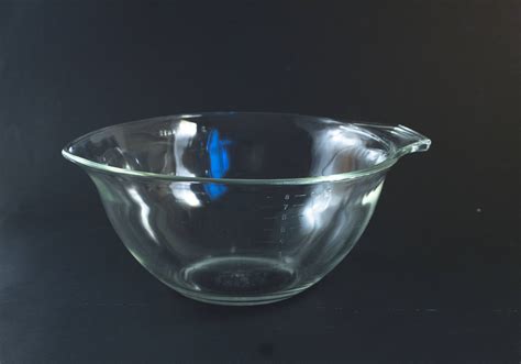 Uncommon Pyrex Teardrop Mixing Bowl Clear Glass Pour Spout Measuring