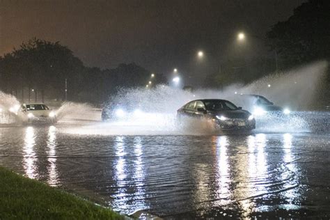 A Dam Is Near Failure In Illinois After Heavy Rains And Tornadoes Sweep