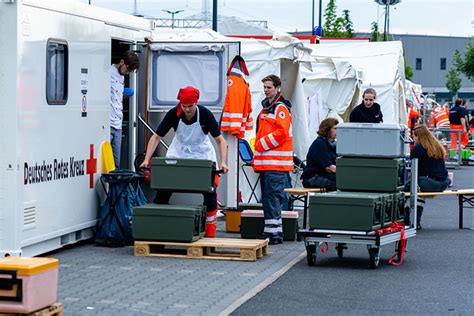 Kreis Ahrweiler Drk Verpflegungszentrum Liefert Warme