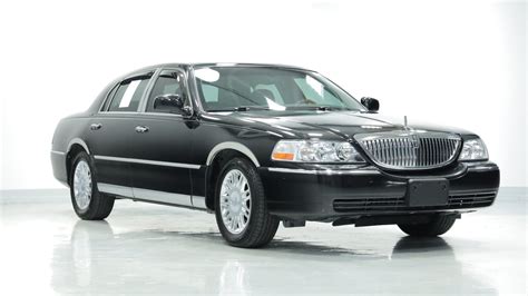 2007 Lincoln Town Car Signature at Kissimmee 2023 as U211 - Mecum Auctions