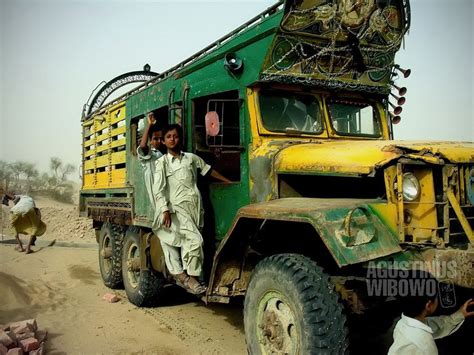 Thar Desert: The Struggle for a Drop of Water – Agustinus Wibowo ...